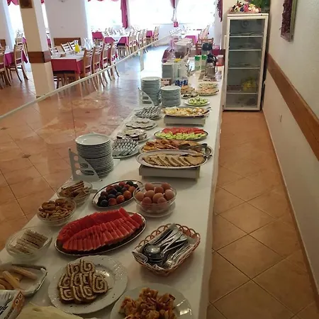 Pansion Komfor Moca Makarská