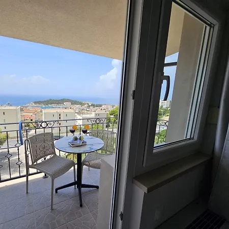 Pansion Komfor Moca Makarská