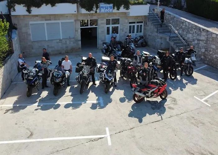 בית הארחה Pansion Komfor Moca