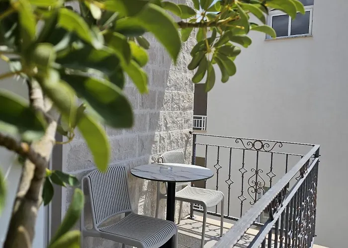 Pansion Komfor Moca 3* Makarska