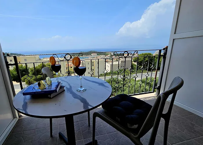 Pansion Komfor Moca מאקרסקה