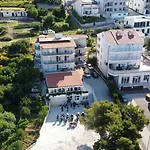 Πανσιόν Pansion Komfor Moca Μακάρσκα
