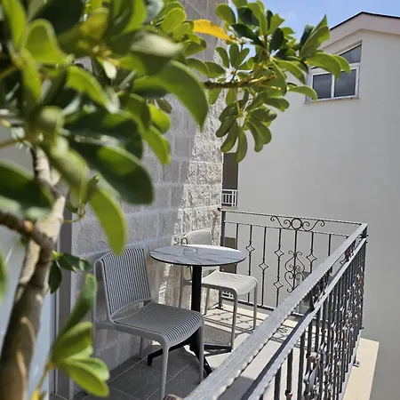 Pansion Komfor Moca 3* Makarska