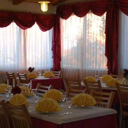 Pansion Komfor Moca 3* Μακάρσκα
