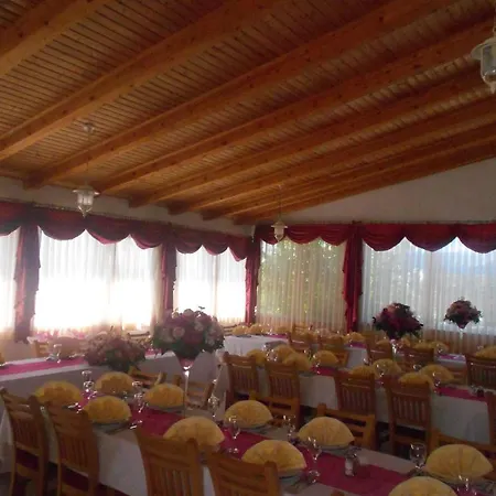 Πανσιόν Pansion Komfor Moca Μακάρσκα