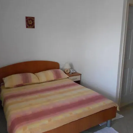 Pansion Komfor Moca 3* Μακάρσκα