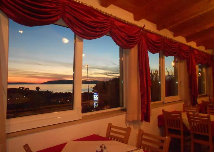 Guest house Pansion Komfor Moca Makarska